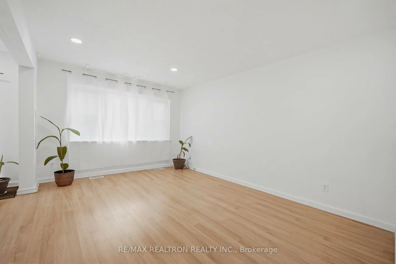 87, Overture, West Hill, Toronto