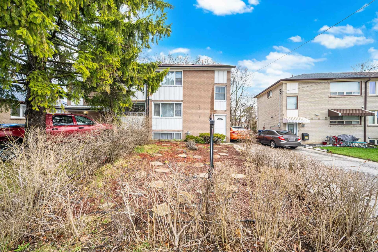 87, Overture, West Hill, Toronto