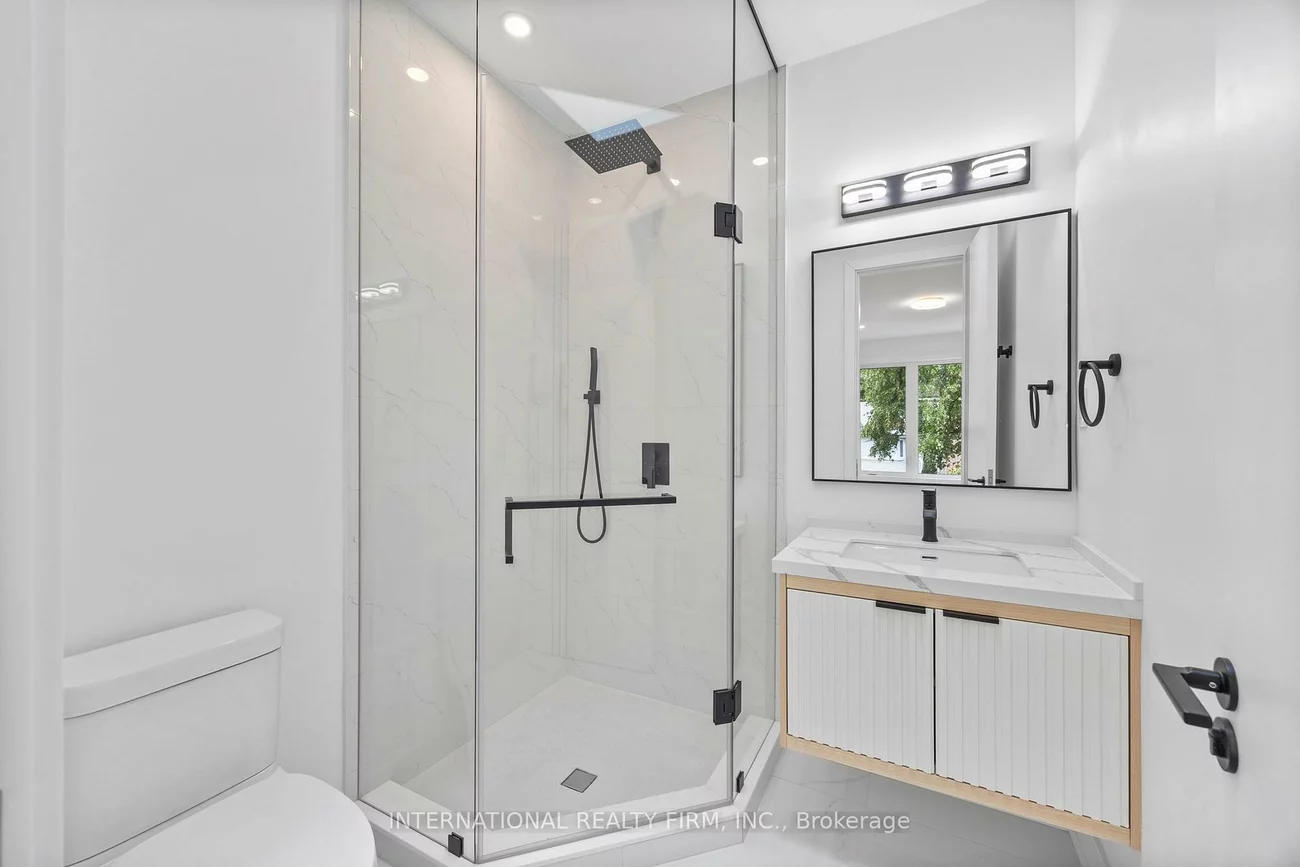 19, Ivy, South Riverdale, Toronto