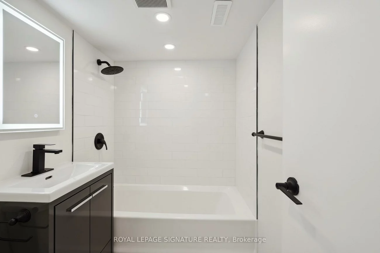 36, Tennis, North Riverdale, Toronto