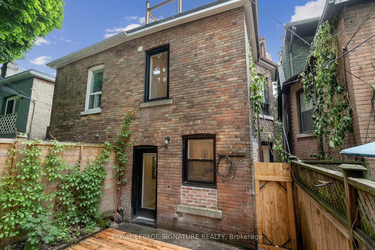 36, Tennis, North Riverdale, Toronto