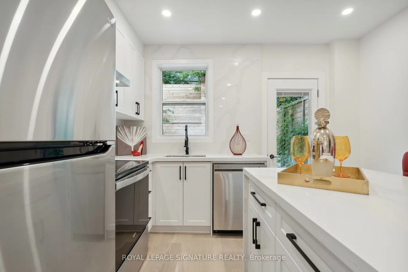 36, Tennis, North Riverdale, Toronto