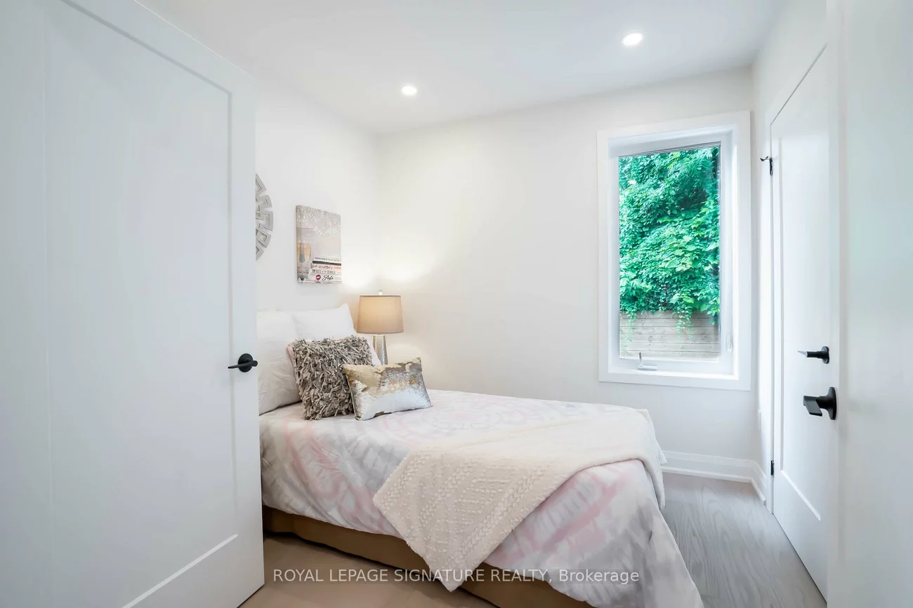 36, Tennis, North Riverdale, Toronto