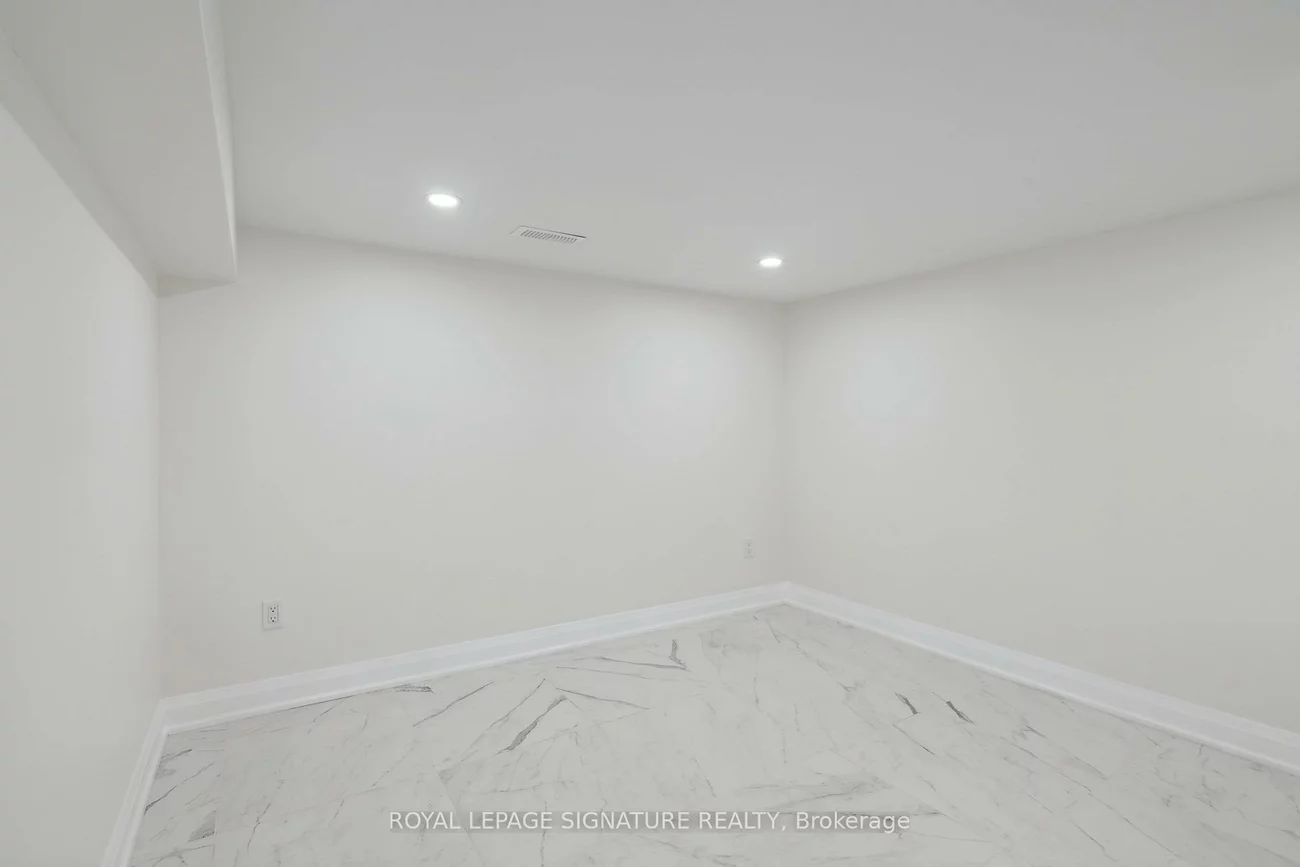 36, Tennis, North Riverdale, Toronto