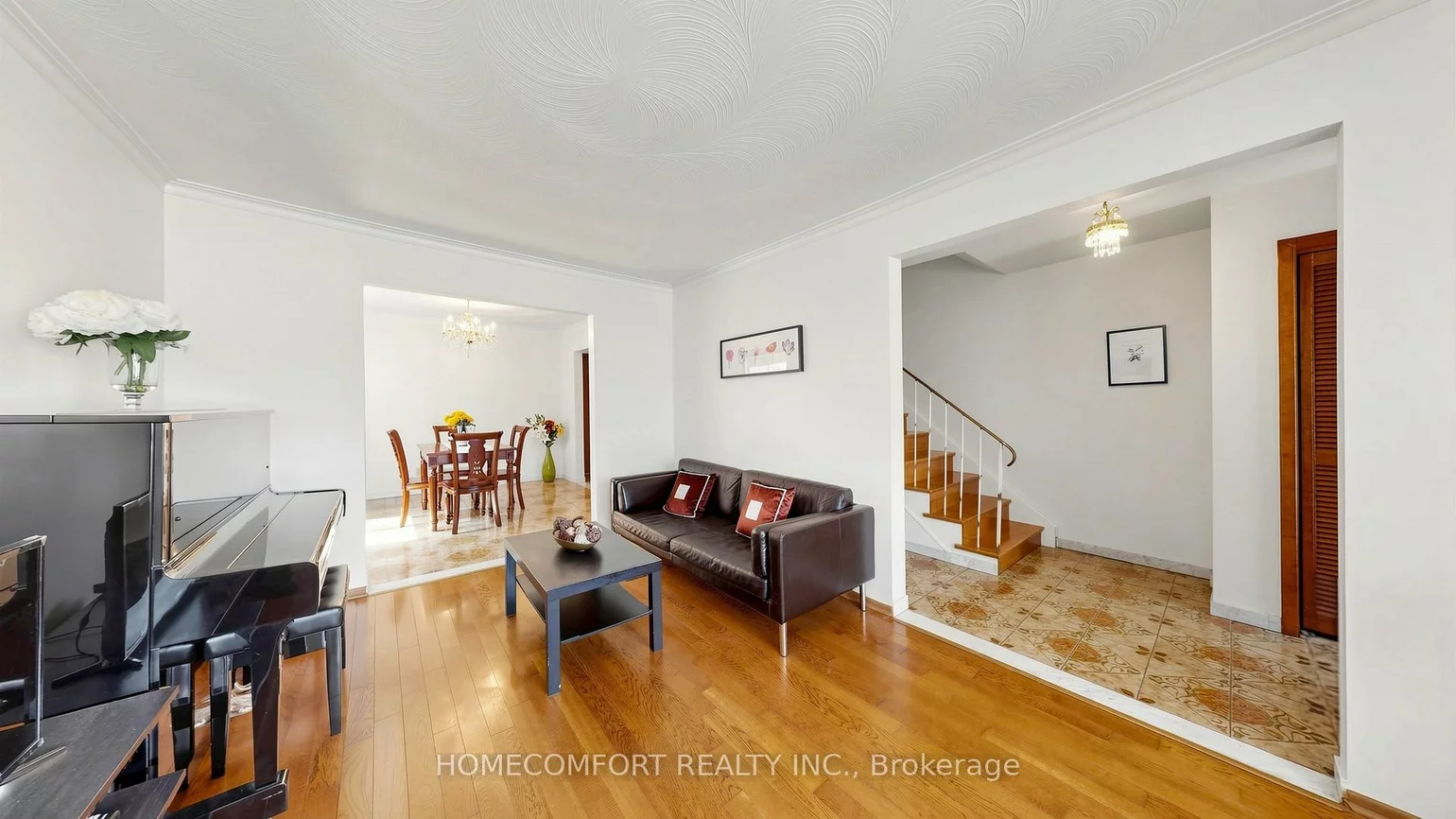 76, Barrington, Woodbine-Lumsden, Toronto