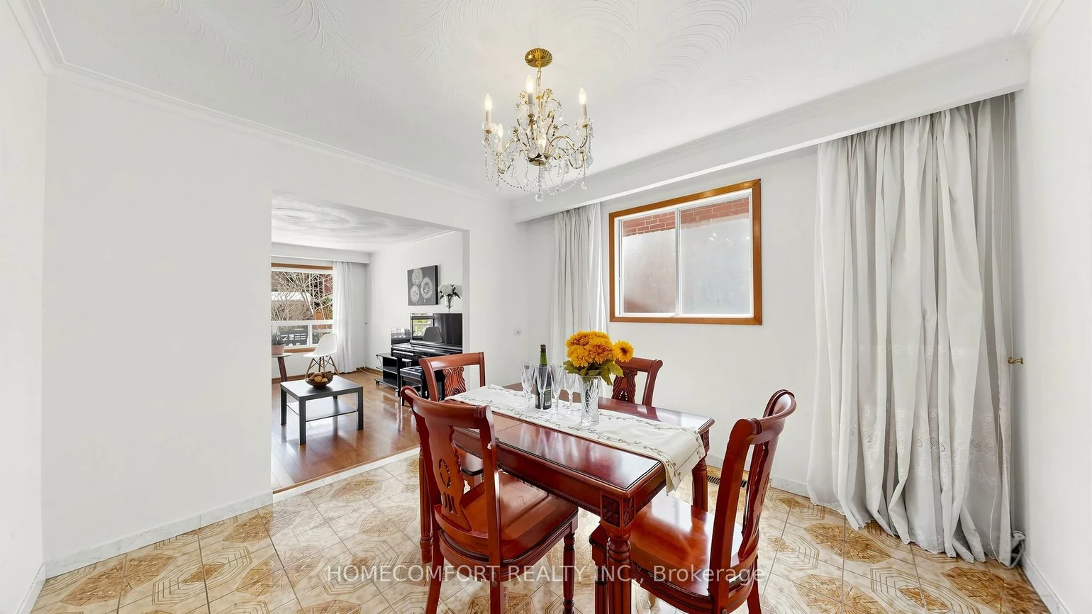 76, Barrington, Woodbine-Lumsden, Toronto