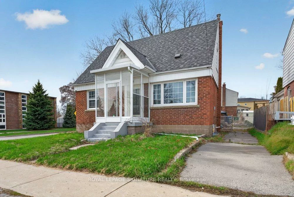 3244, St Clair, Clairlea-Birchmount, Toronto