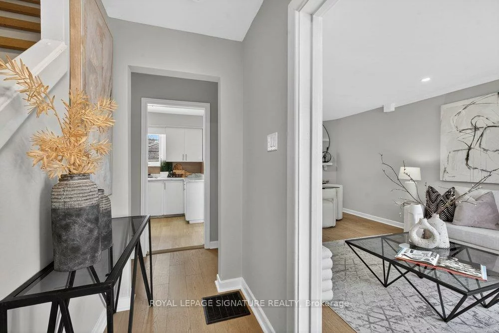 3244, St Clair, Clairlea-Birchmount, Toronto