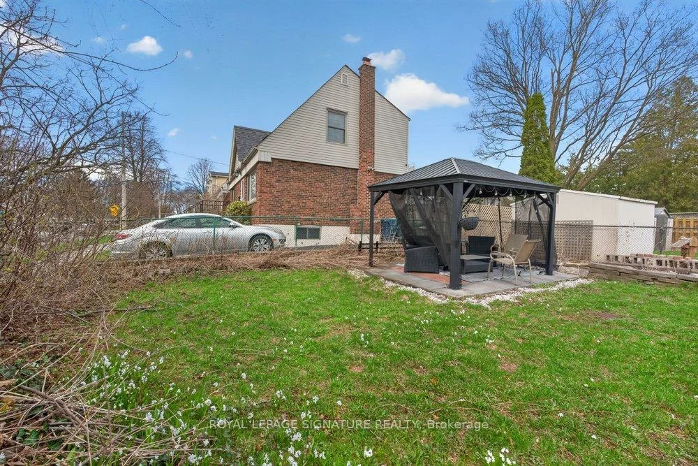 3244, St Clair, Clairlea-Birchmount, Toronto