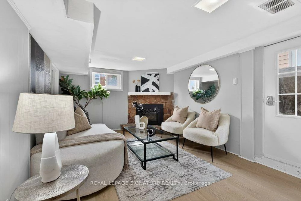 3244, St Clair, Clairlea-Birchmount, Toronto