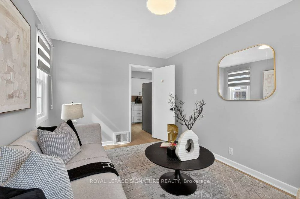 3244, St Clair, Clairlea-Birchmount, Toronto