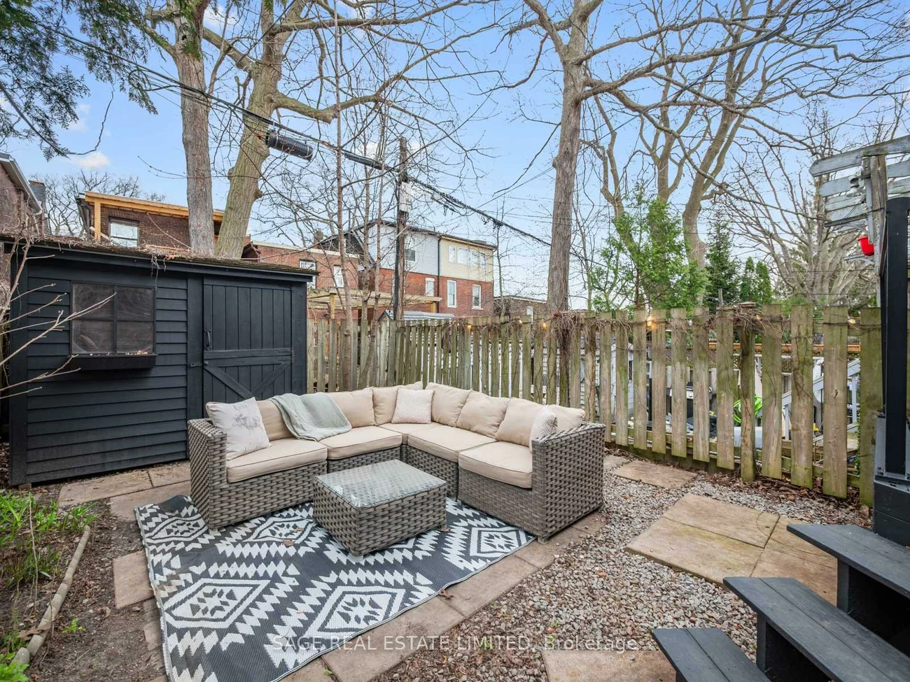 97, Bowmore, Woodbine Corridor, Toronto