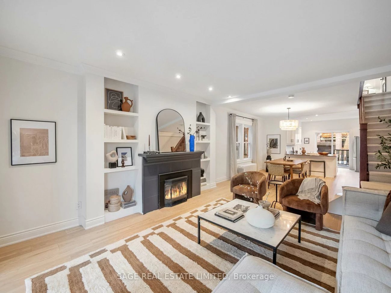 97, Bowmore, Woodbine Corridor, Toronto