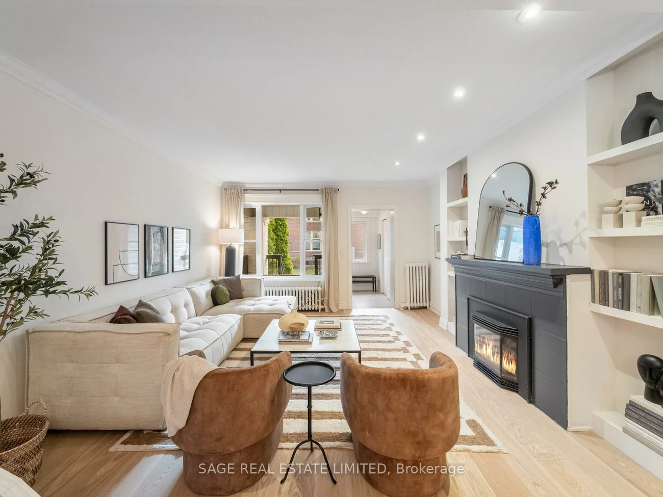 97, Bowmore, Woodbine Corridor, Toronto