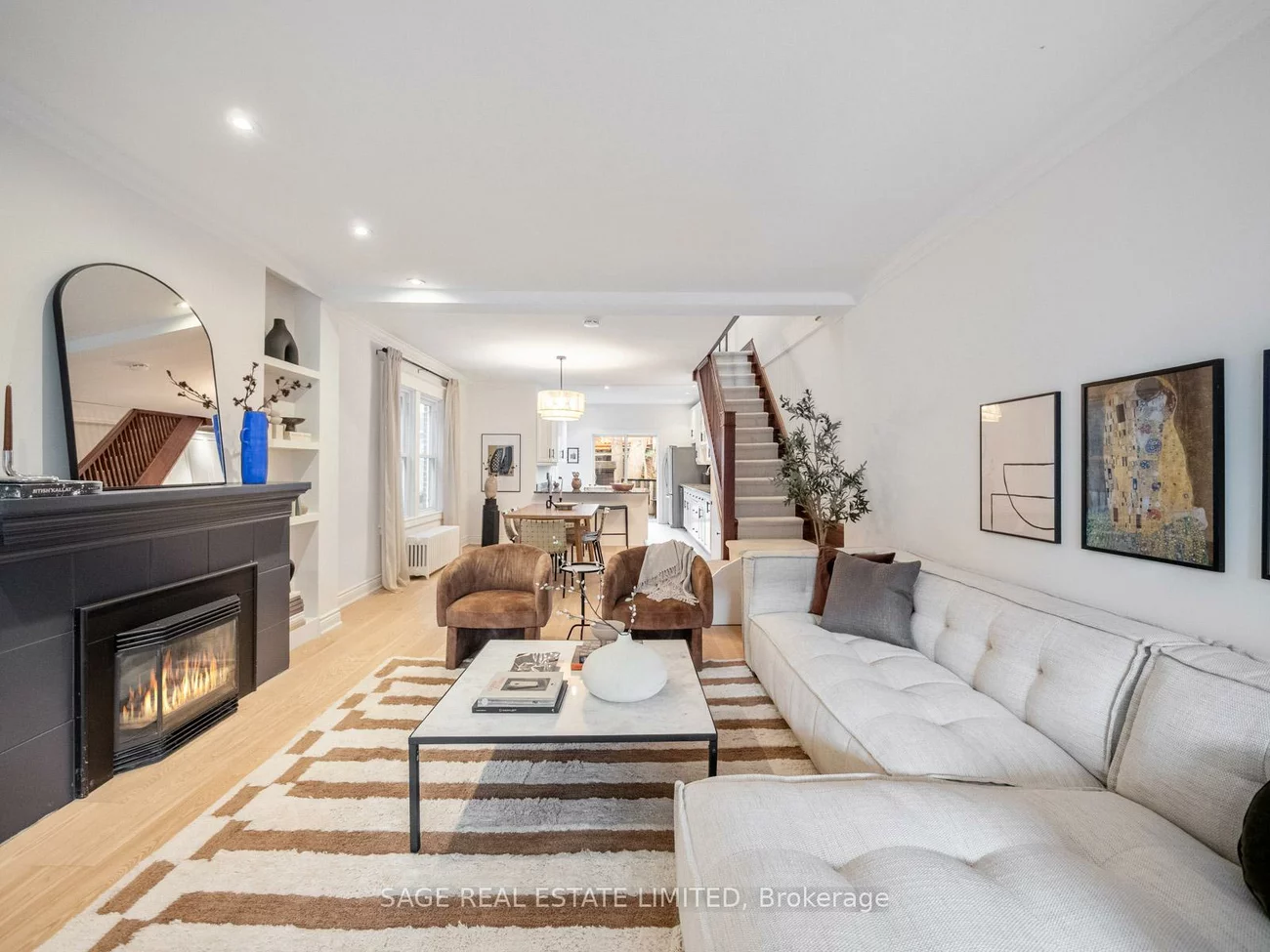 97, Bowmore, Woodbine Corridor, Toronto