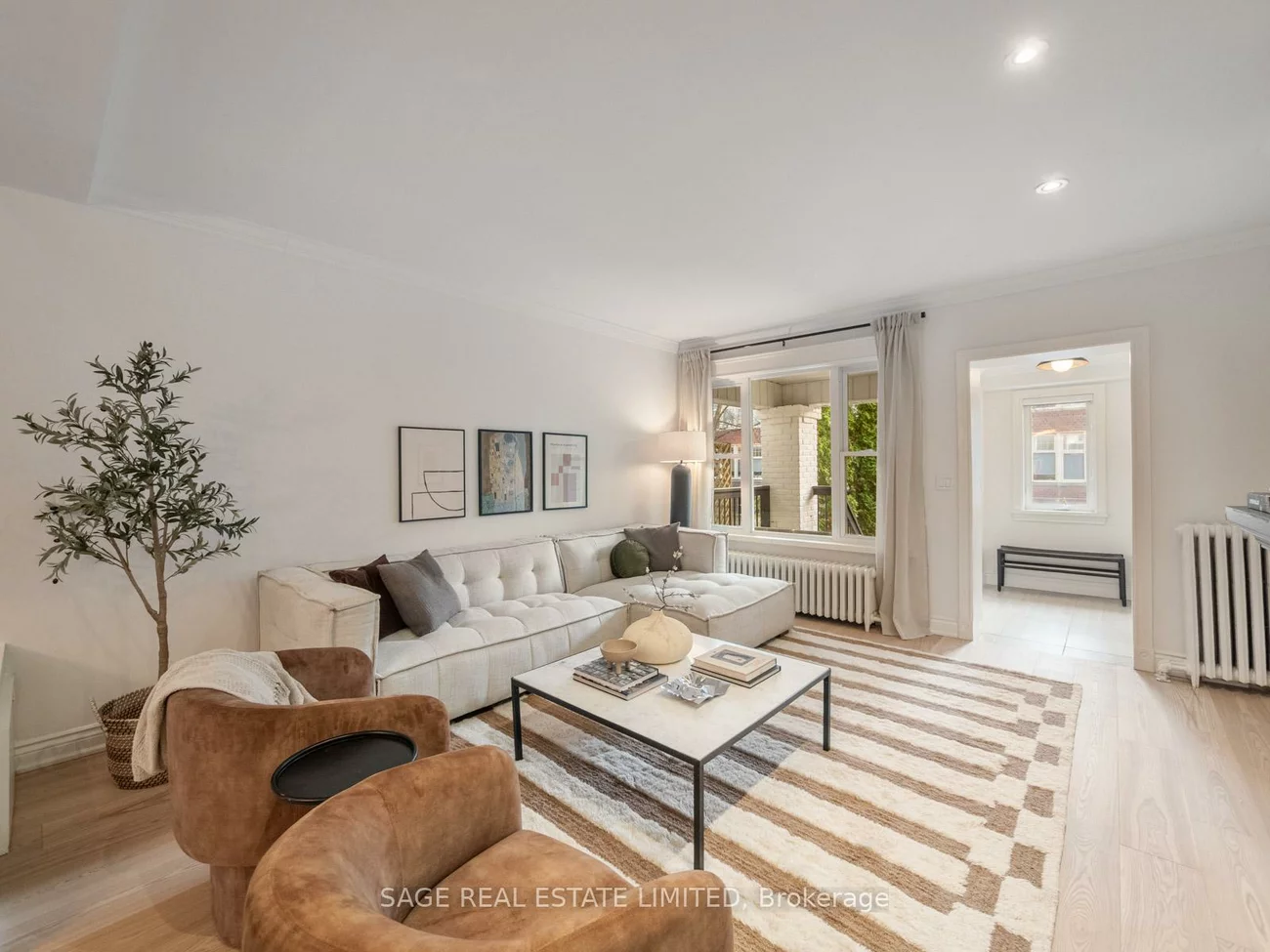 97, Bowmore, Woodbine Corridor, Toronto