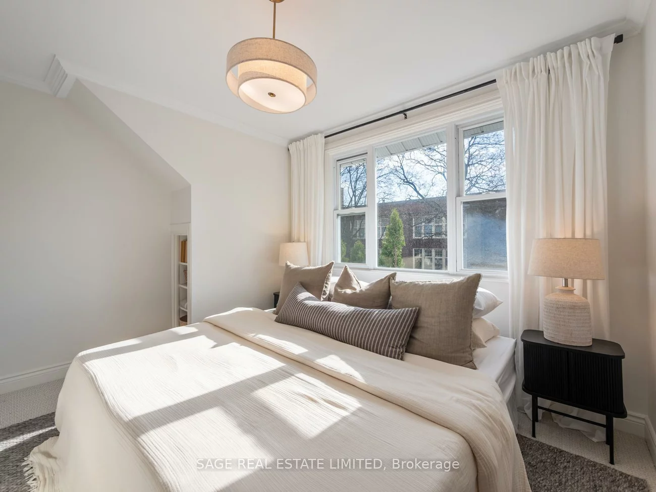 97, Bowmore, Woodbine Corridor, Toronto