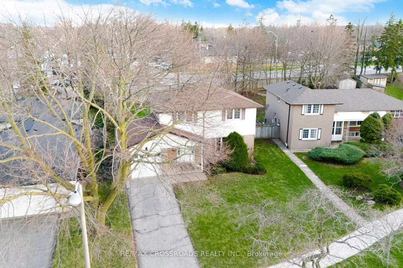 19, Portico, Woburn, Toronto