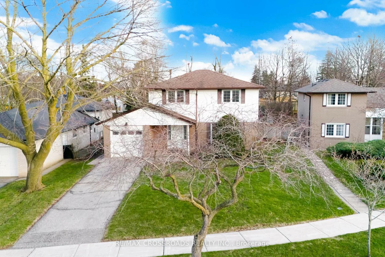 19, Portico, Woburn, Toronto