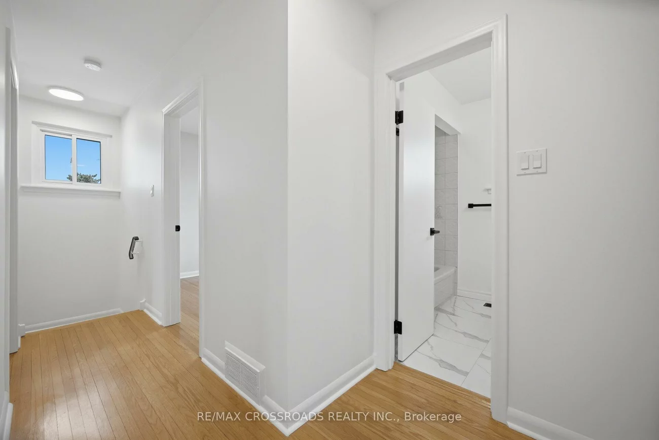 19, Portico, Woburn, Toronto