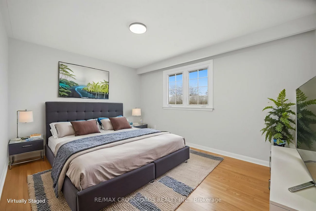 19, Portico, Woburn, Toronto