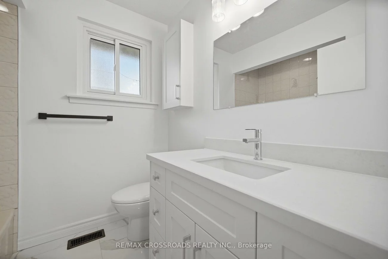 19, Portico, Woburn, Toronto