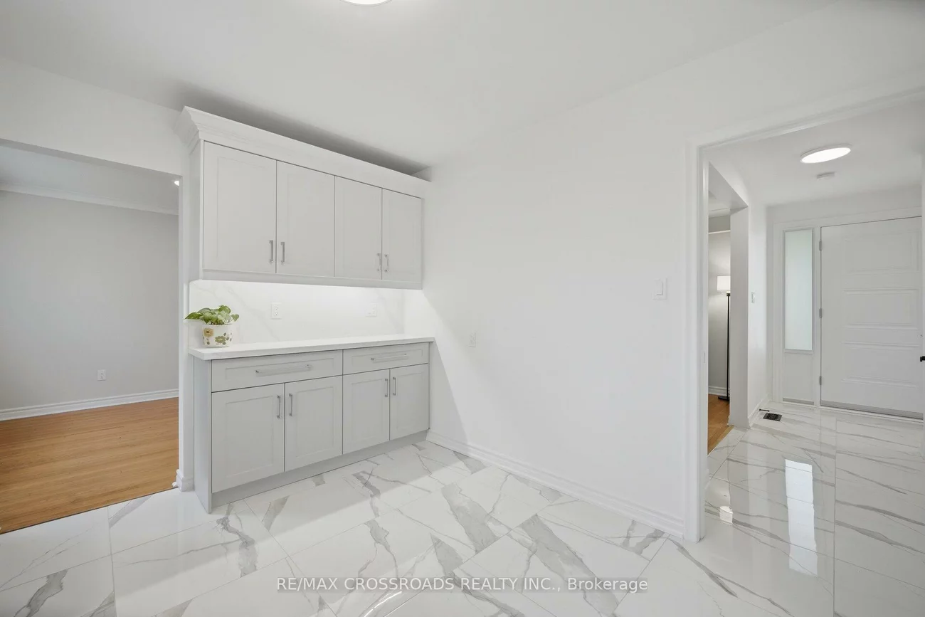 19, Portico, Woburn, Toronto