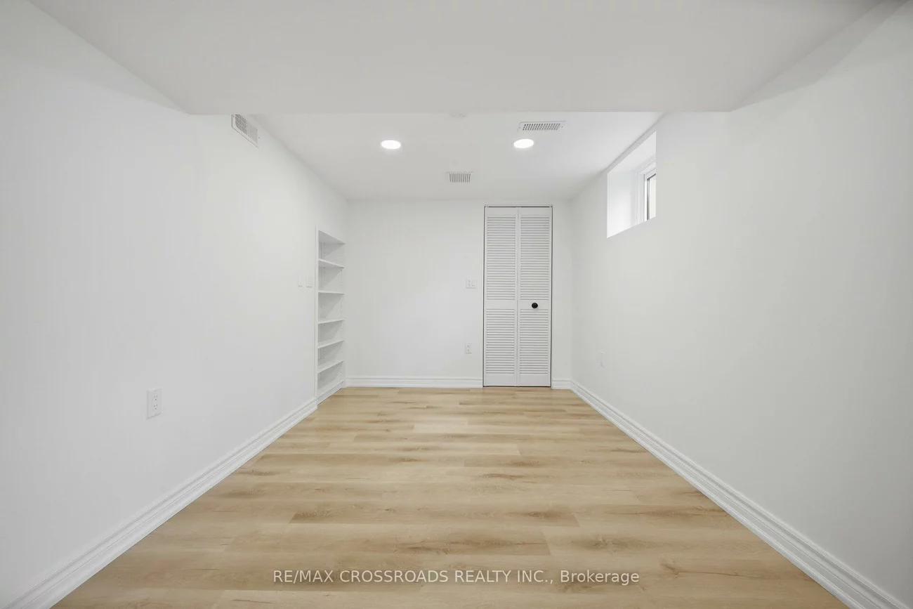 19, Portico, Woburn, Toronto