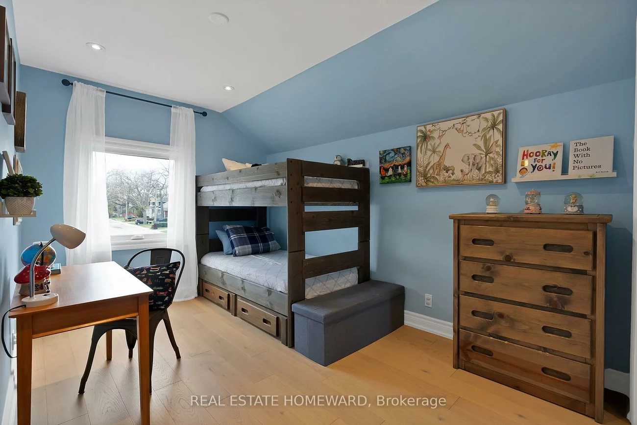 2, Lynn, Birchcliffe-Cliffside, Toronto