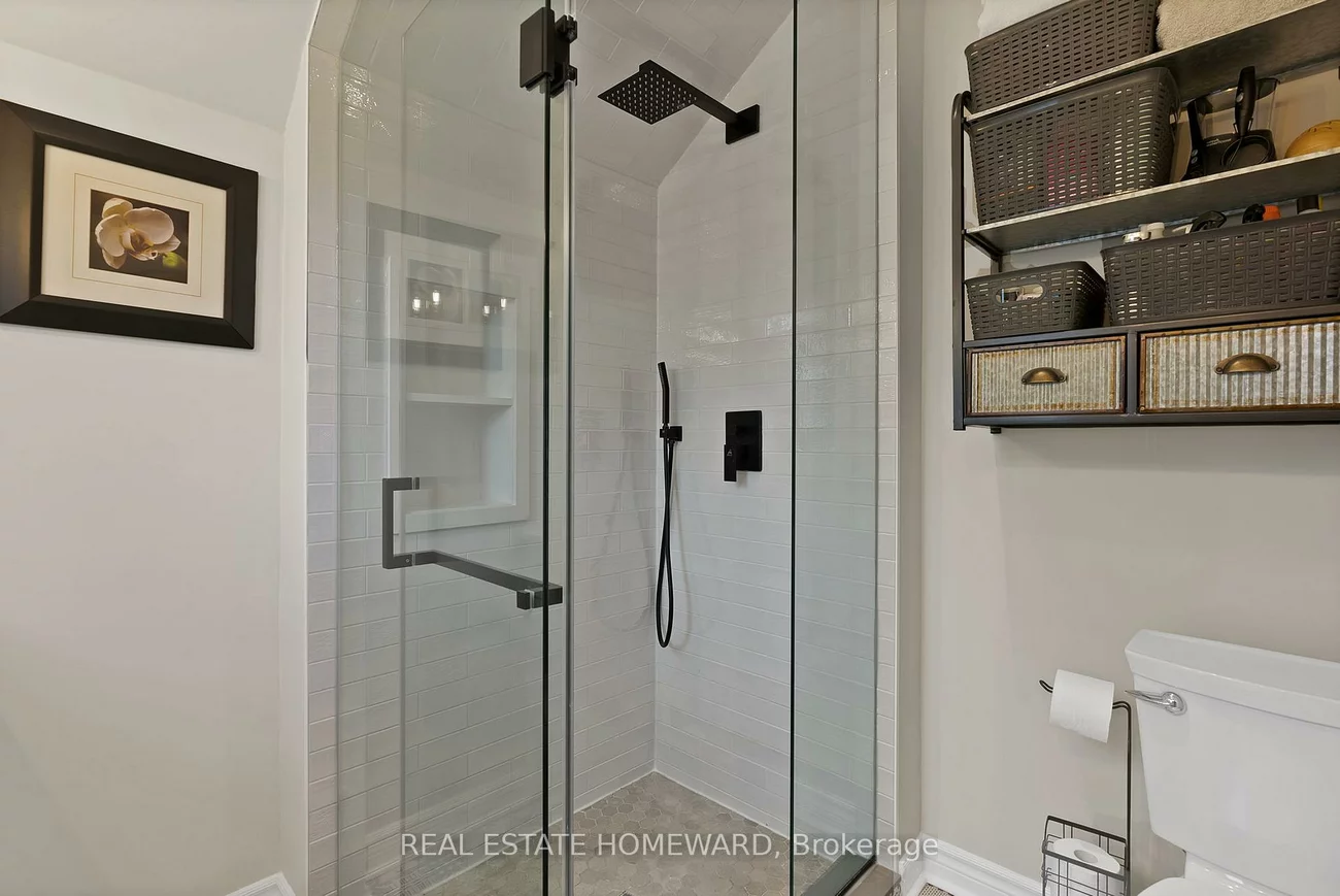 2, Lynn, Birchcliffe-Cliffside, Toronto