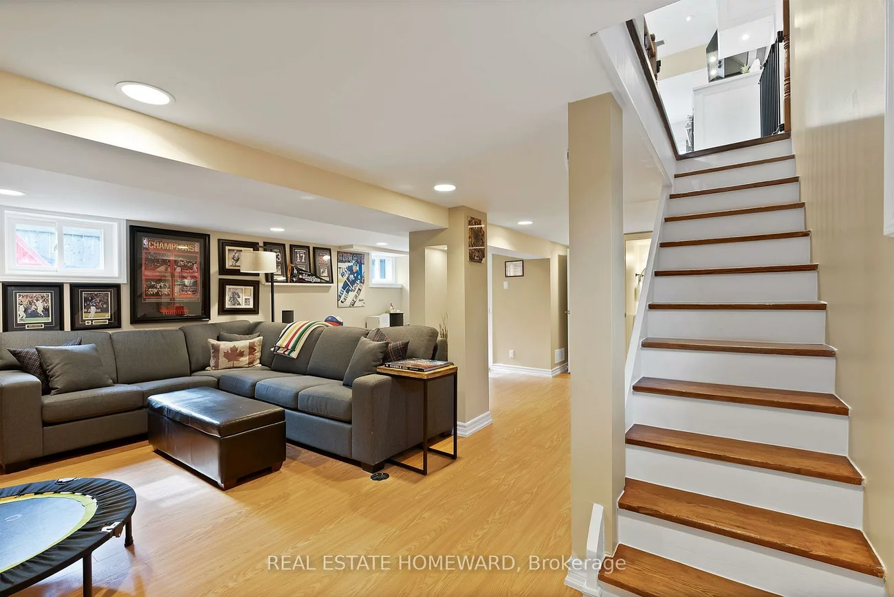 2, Lynn, Birchcliffe-Cliffside, Toronto