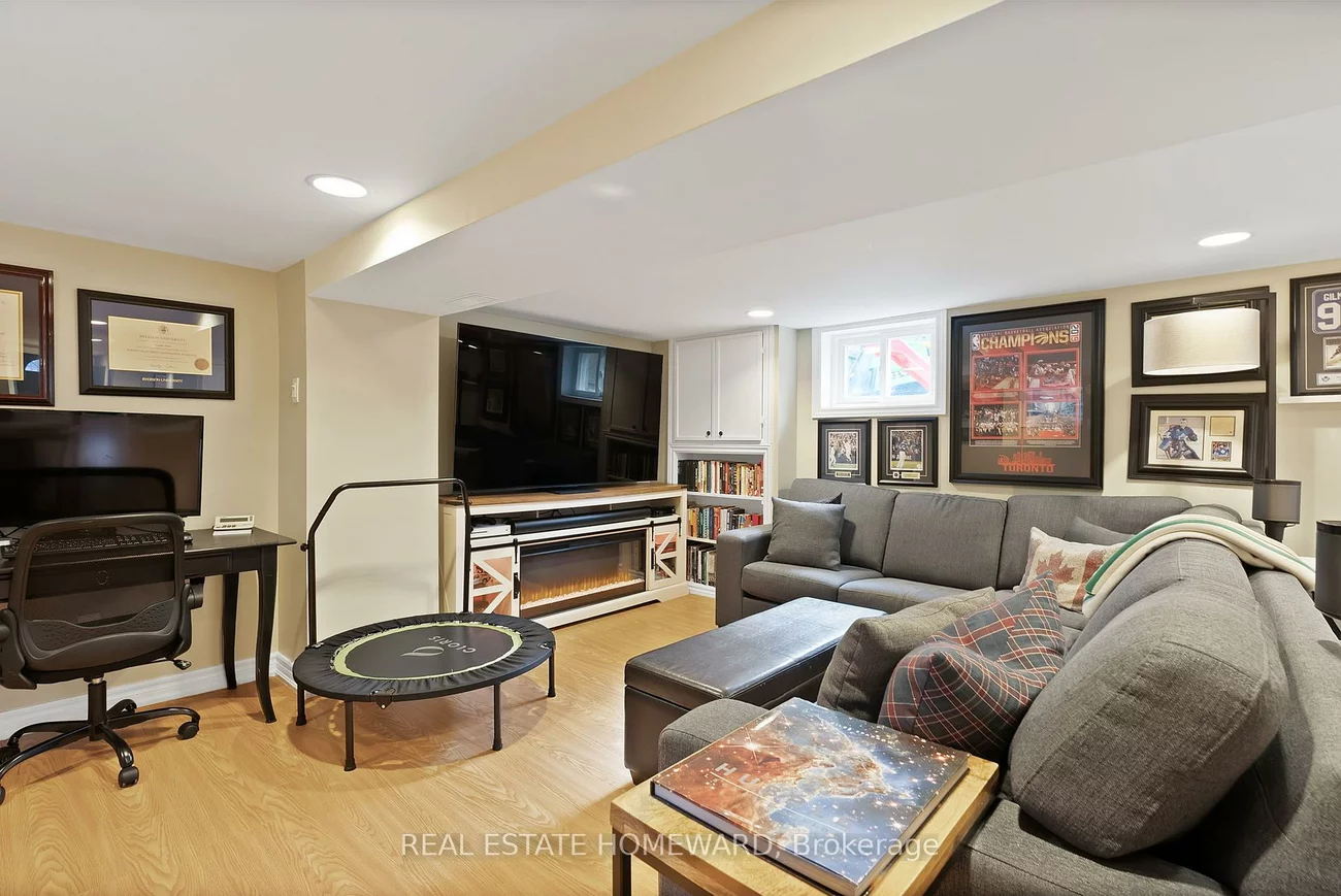 2, Lynn, Birchcliffe-Cliffside, Toronto