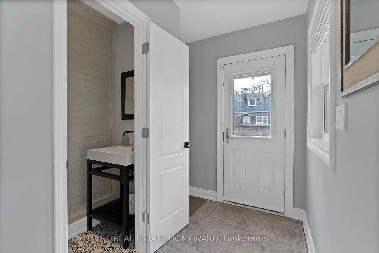 2, Lynn, Birchcliffe-Cliffside, Toronto