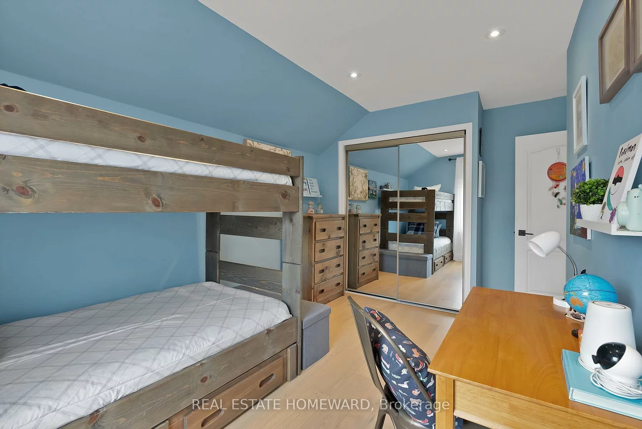 2, Lynn, Birchcliffe-Cliffside, Toronto