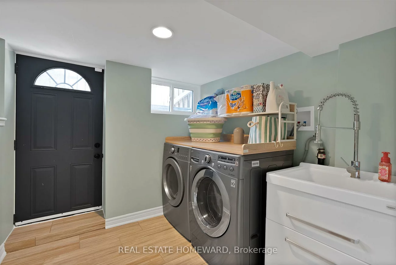 2, Lynn, Birchcliffe-Cliffside, Toronto