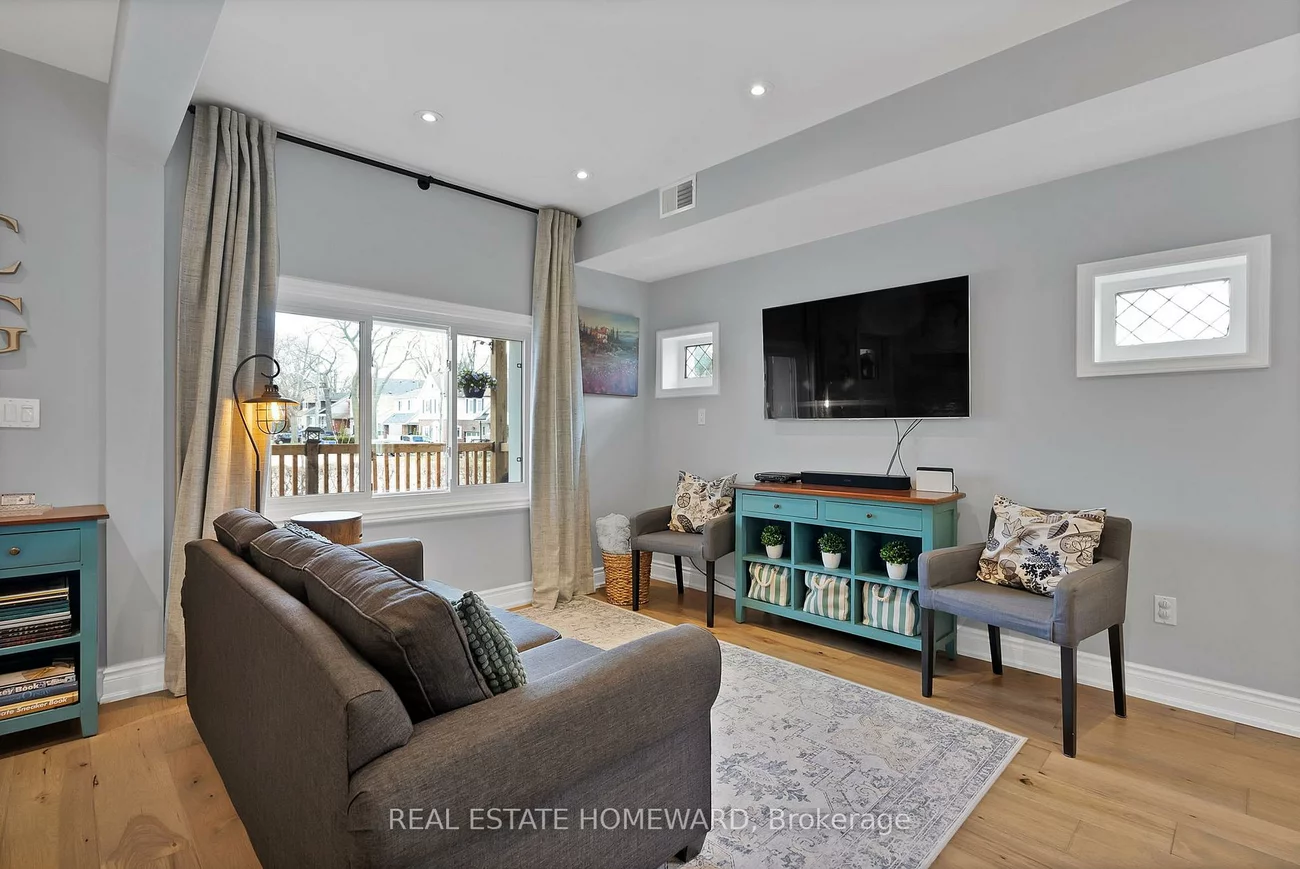 2, Lynn, Birchcliffe-Cliffside, Toronto