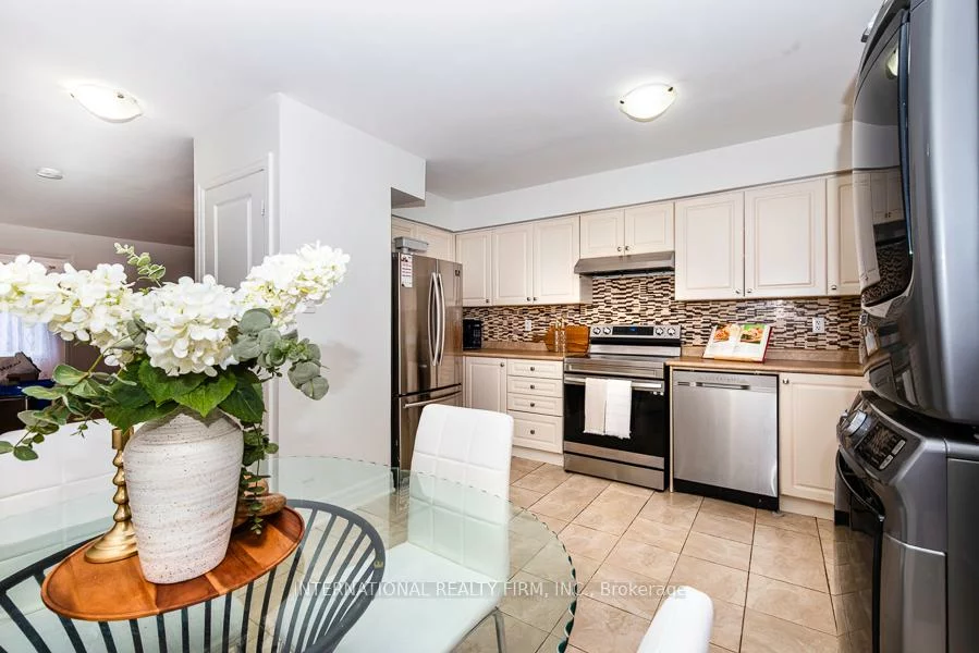 28, Camps, West Hill, Toronto