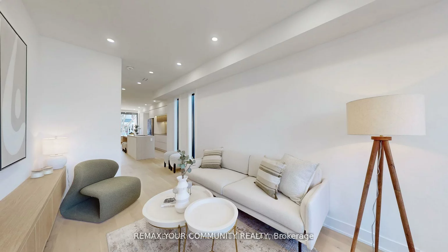 32, Endean, South Riverdale, Toronto