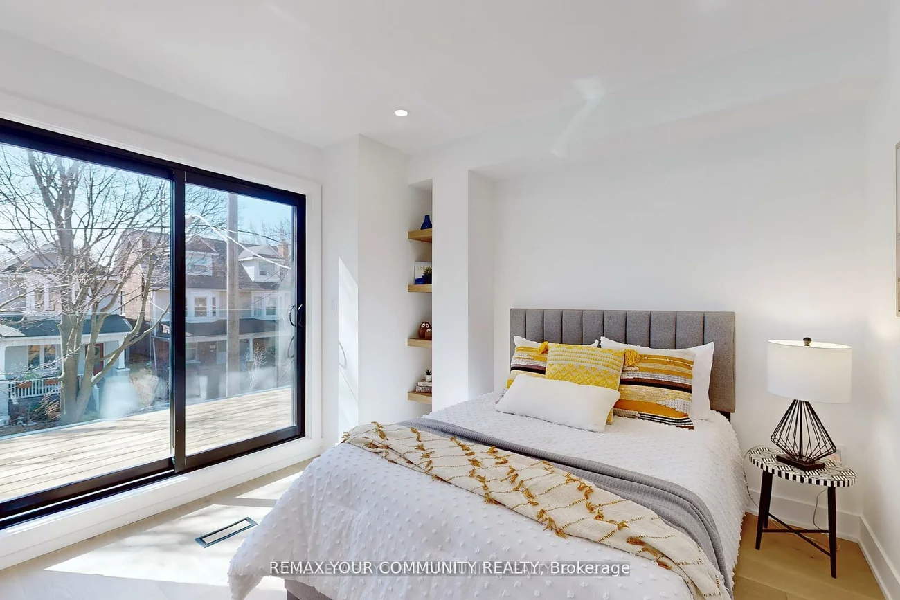 32, Endean, South Riverdale, Toronto