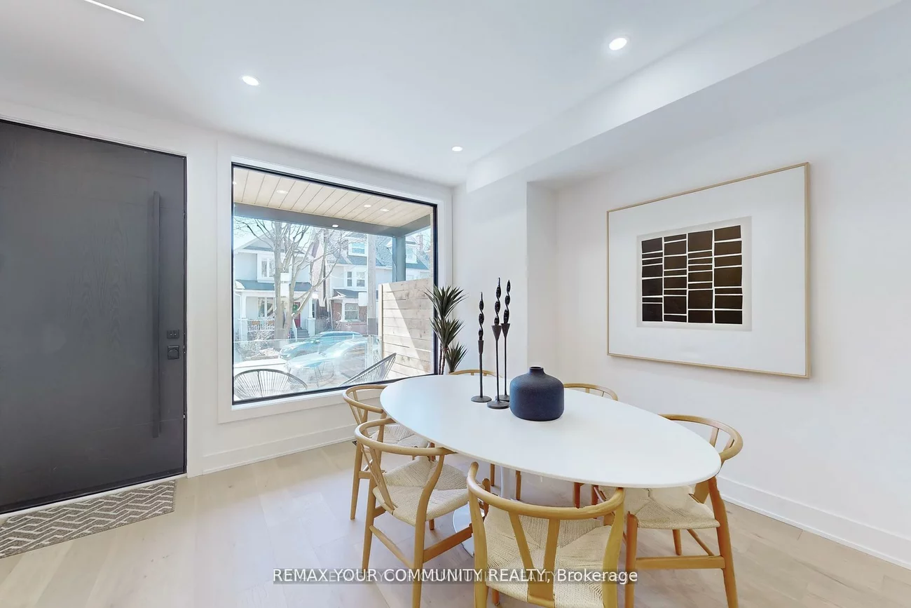 32, Endean, South Riverdale, Toronto