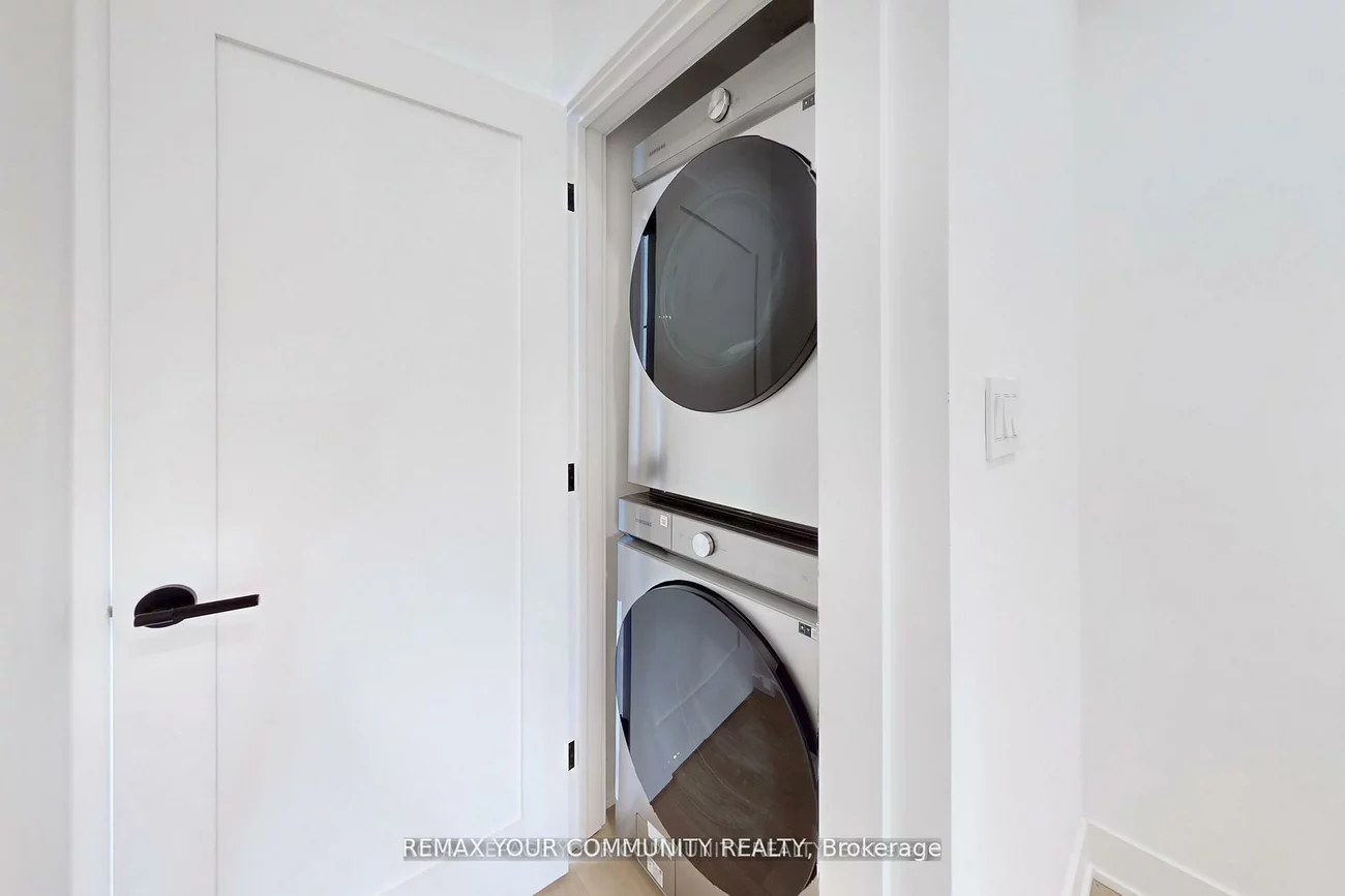 32, Endean, South Riverdale, Toronto