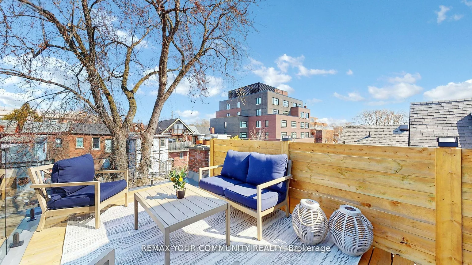 32, Endean, South Riverdale, Toronto