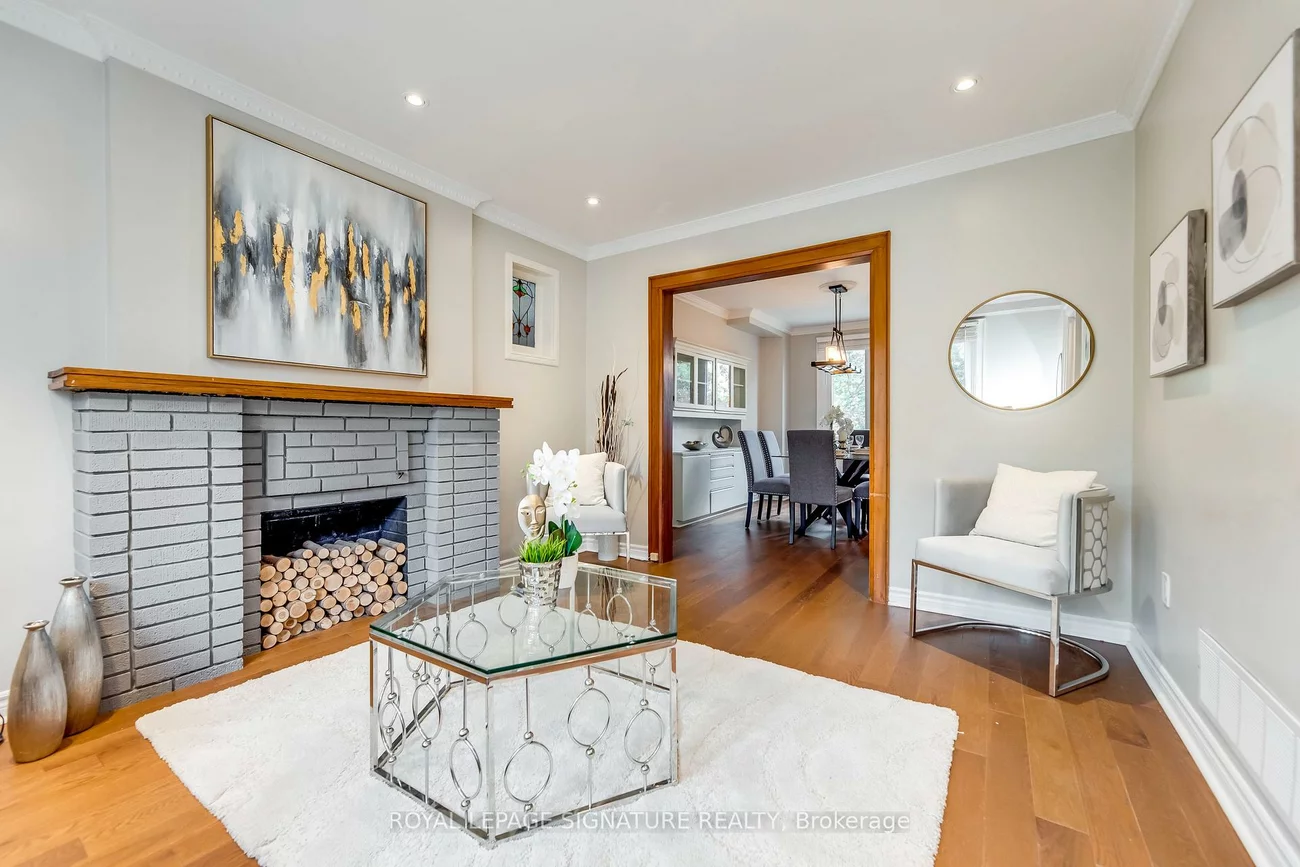 118, Blantyre, Birchcliffe-Cliffside, Toronto