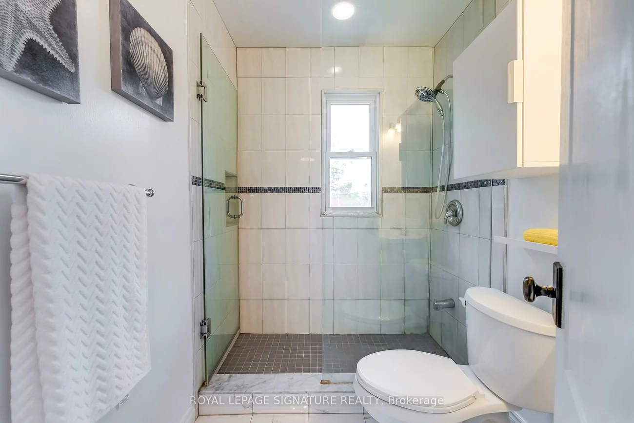 118, Blantyre, Birchcliffe-Cliffside, Toronto