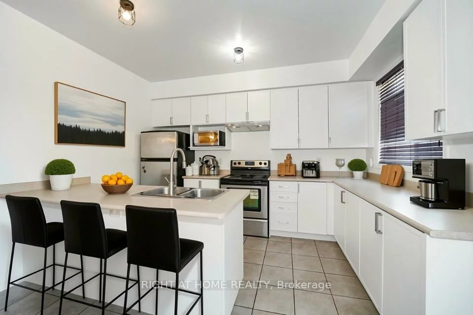 48, Curran Hall, Morningside, Toronto