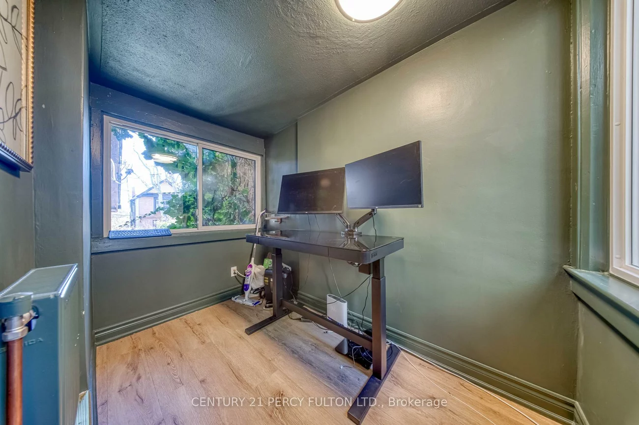 10, Redwood, Greenwood-Coxwell, Toronto