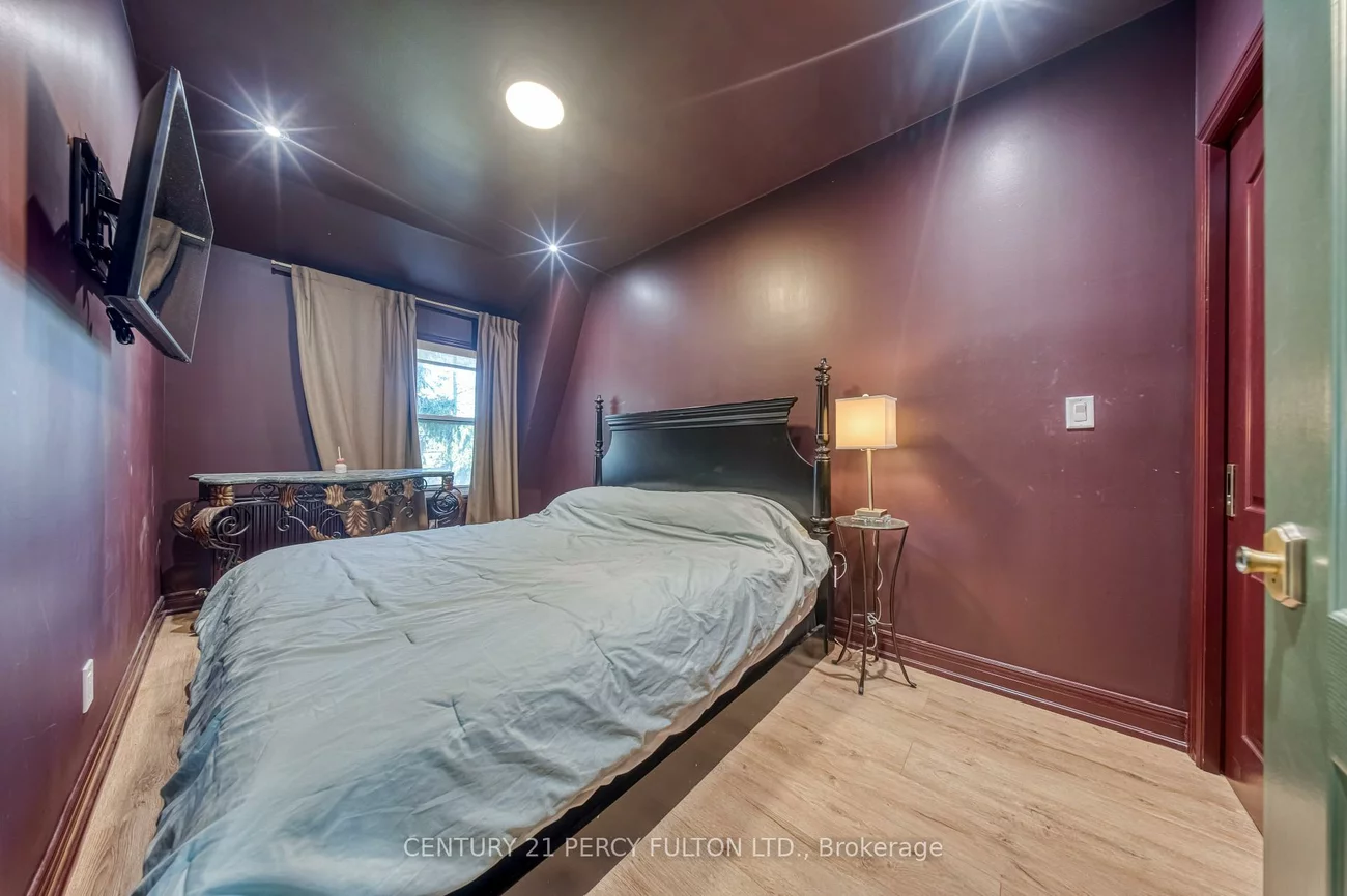 10, Redwood, Greenwood-Coxwell, Toronto