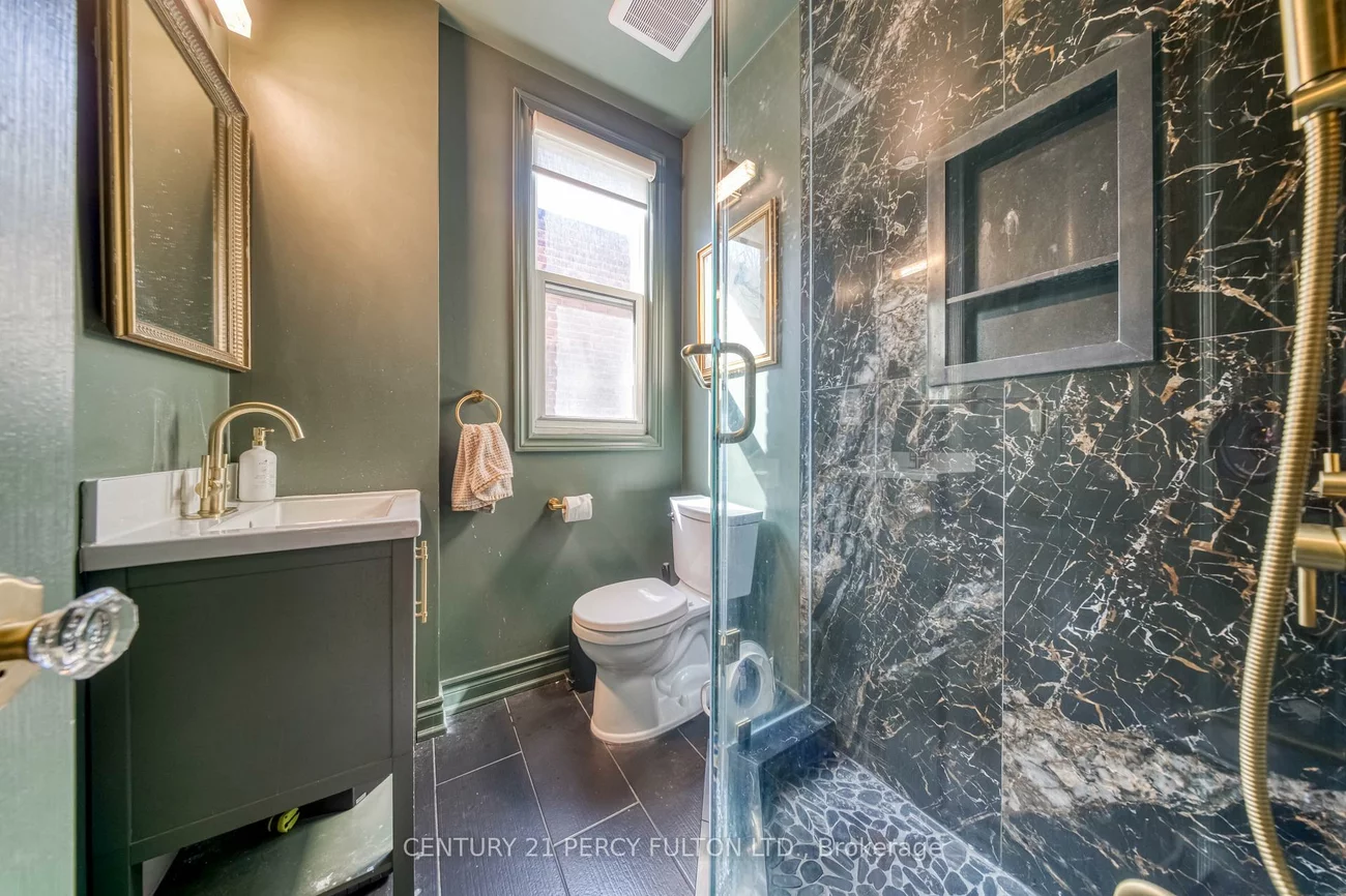 10, Redwood, Greenwood-Coxwell, Toronto