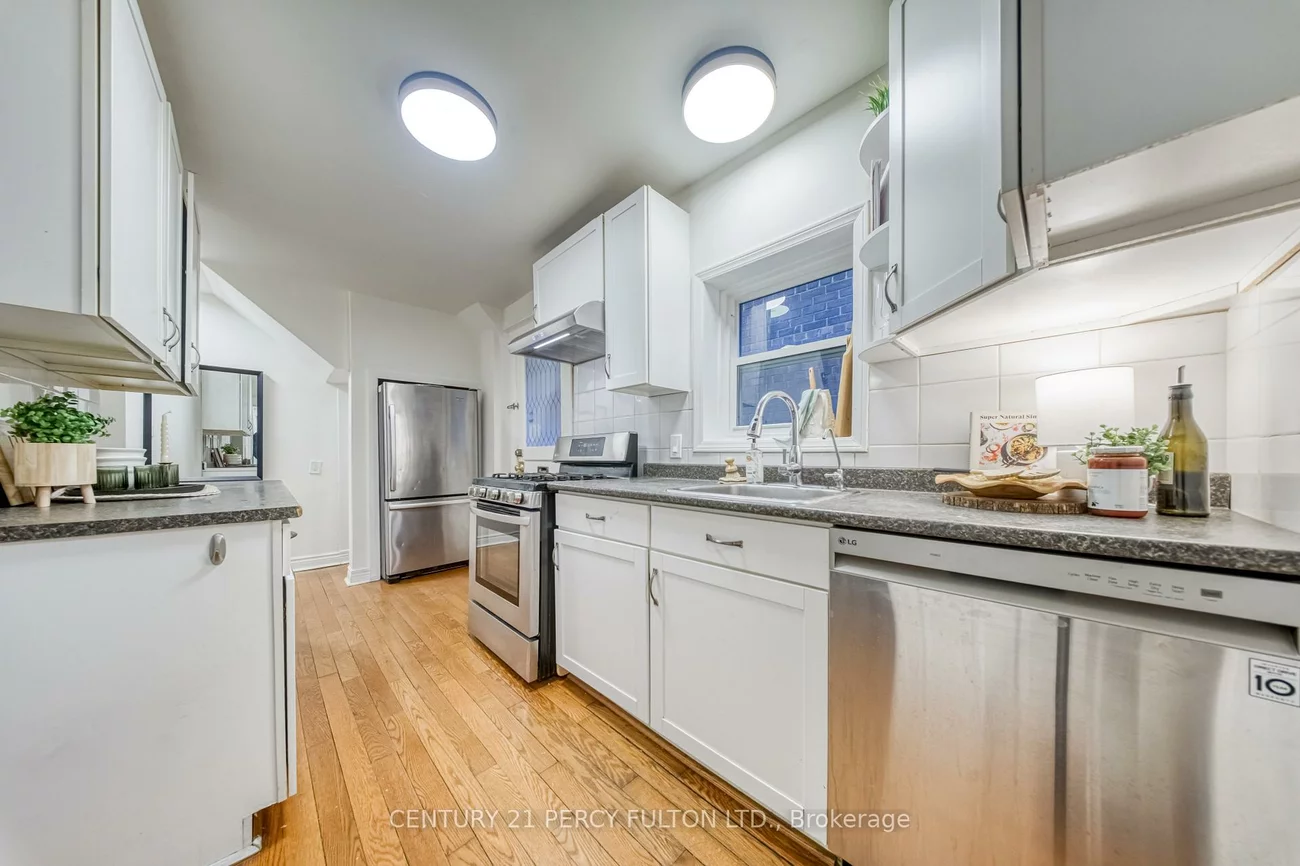 10, Redwood, Greenwood-Coxwell, Toronto