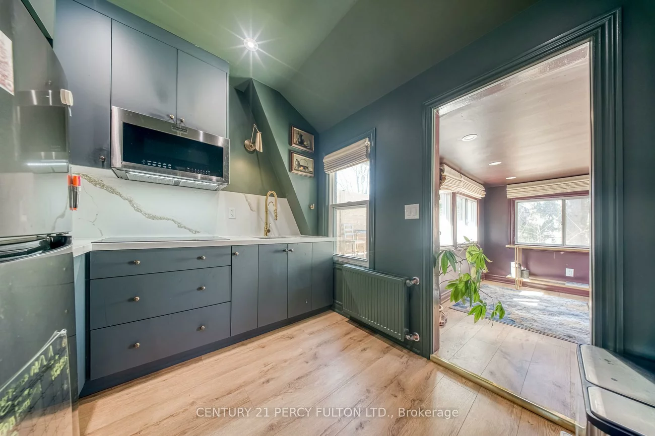 10, Redwood, Greenwood-Coxwell, Toronto